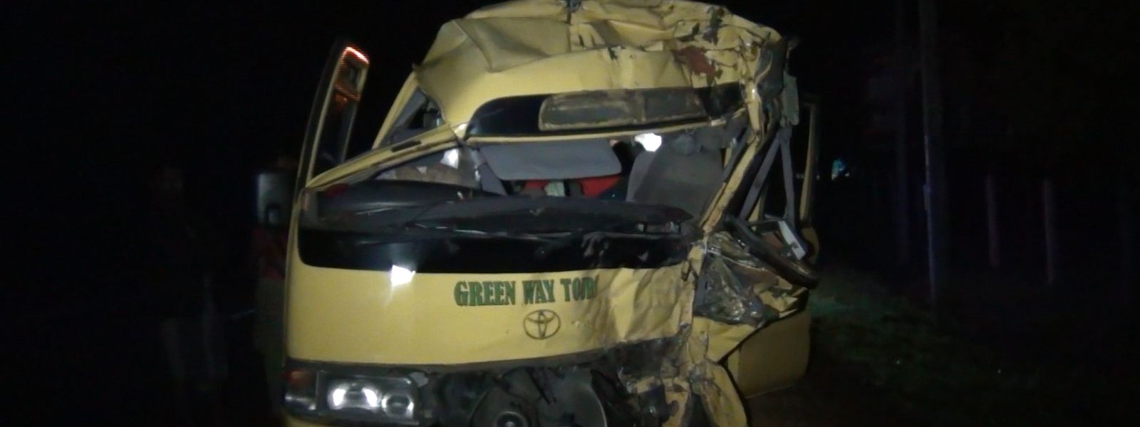 14 Injured as Bus Overturns in Thirappane